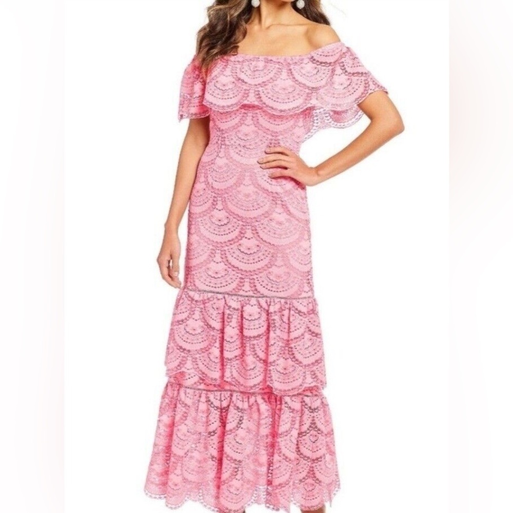 🌟NEW🌟 Gianni Bini pink Lace Dress